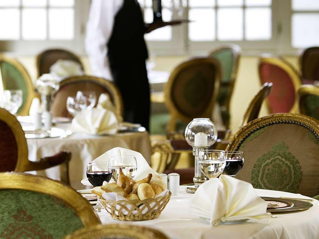 พาวิเลียน วินเทอร์ ลักซอร์ Hotel ภายนอก รูปภาพ A restaurant in Cairo