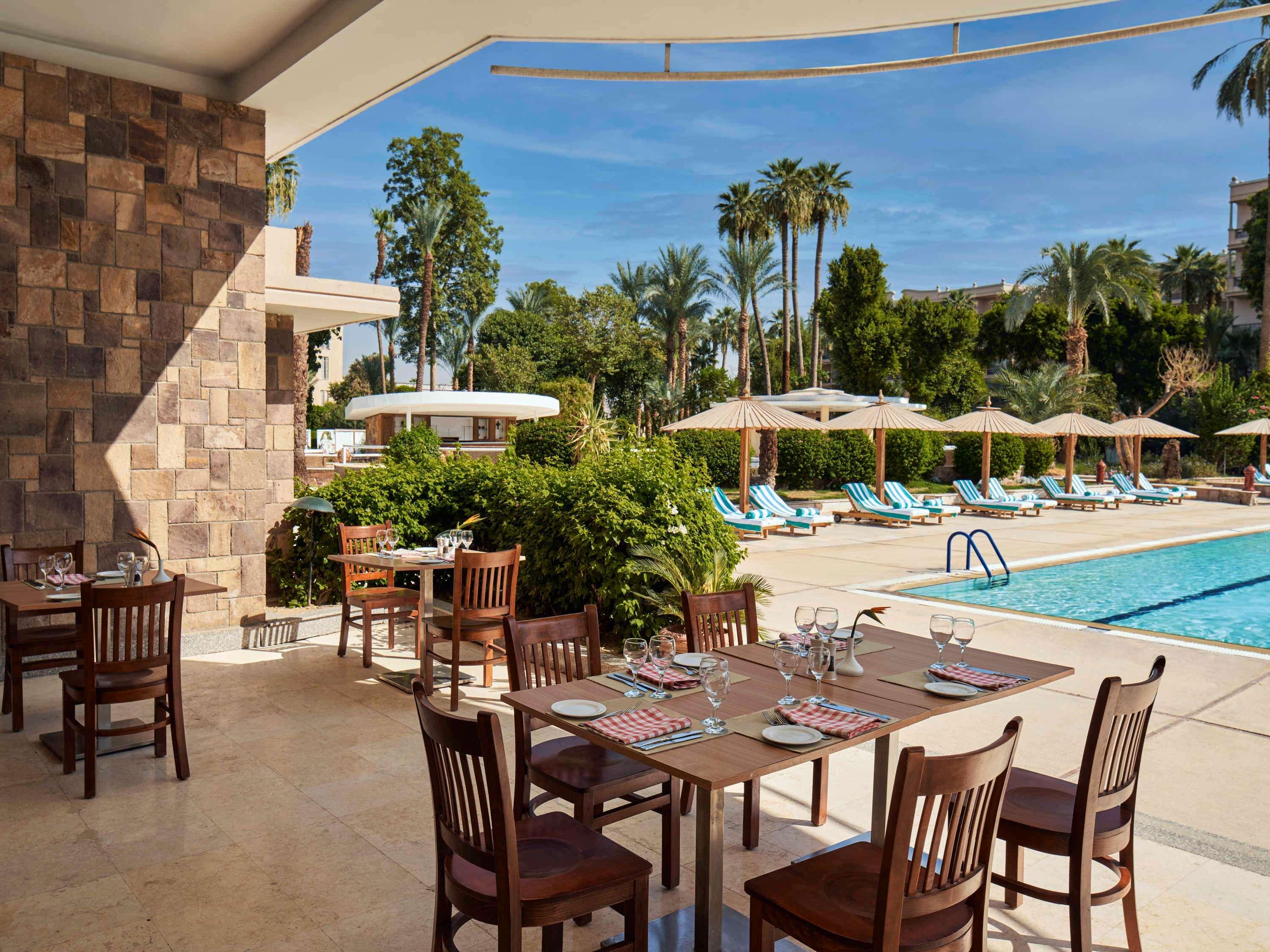 พาวิเลียน วินเทอร์ ลักซอร์ Hotel ภายนอก รูปภาพ The pool at the Royal Mirage