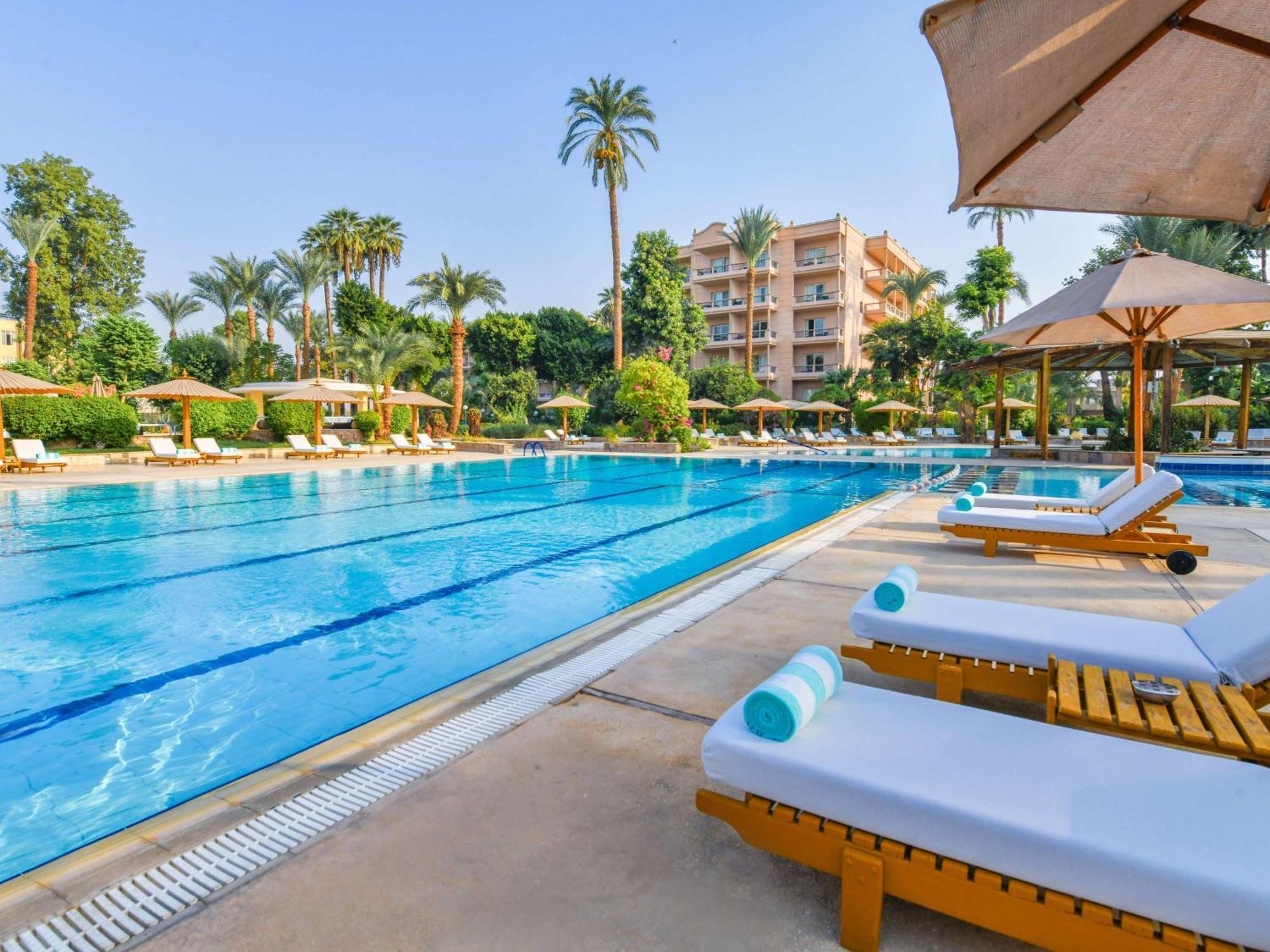 พาวิเลียน วินเทอร์ ลักซอร์ Hotel ภายนอก รูปภาพ The pool at the Four Seasons Hotel, Cairo