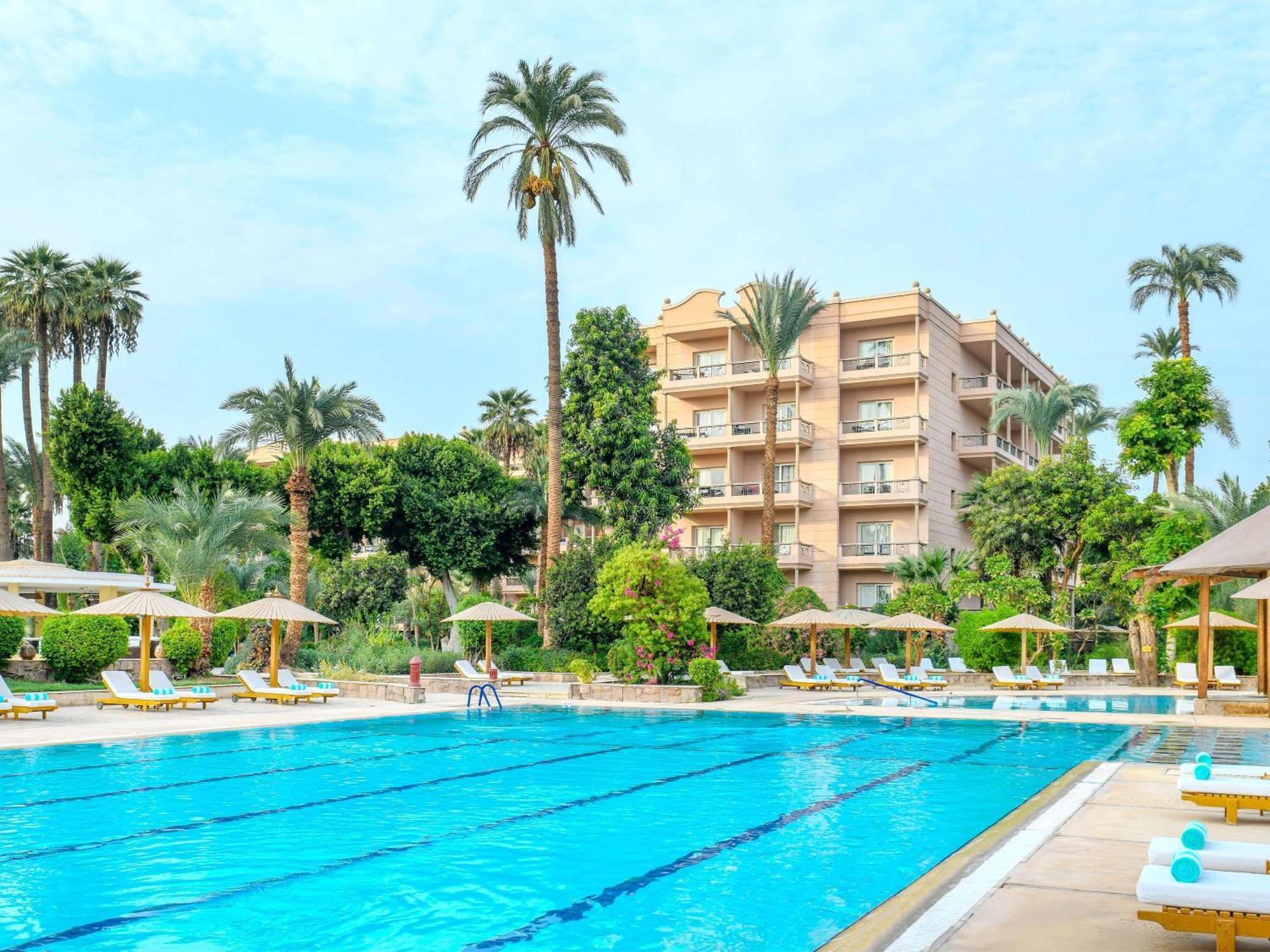 พาวิเลียน วินเทอร์ ลักซอร์ Hotel ภายนอก รูปภาพ The swimming pool at the hotel